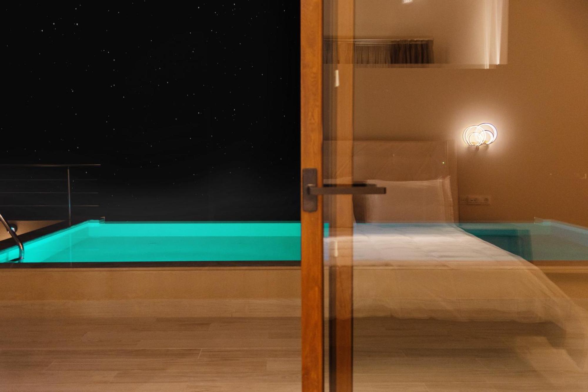 Villa Vasillis-Heated Swimming Pool With Infinity View Vitaládes Buitenkant foto