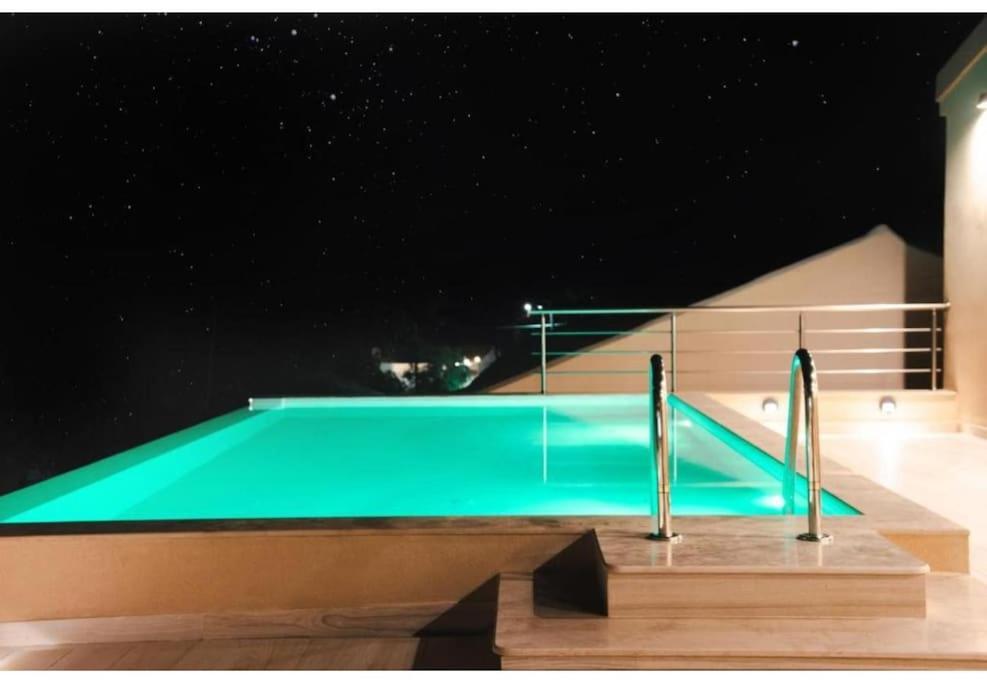 Villa Vasillis-Heated Swimming Pool With Infinity View Vitaládes Buitenkant foto
